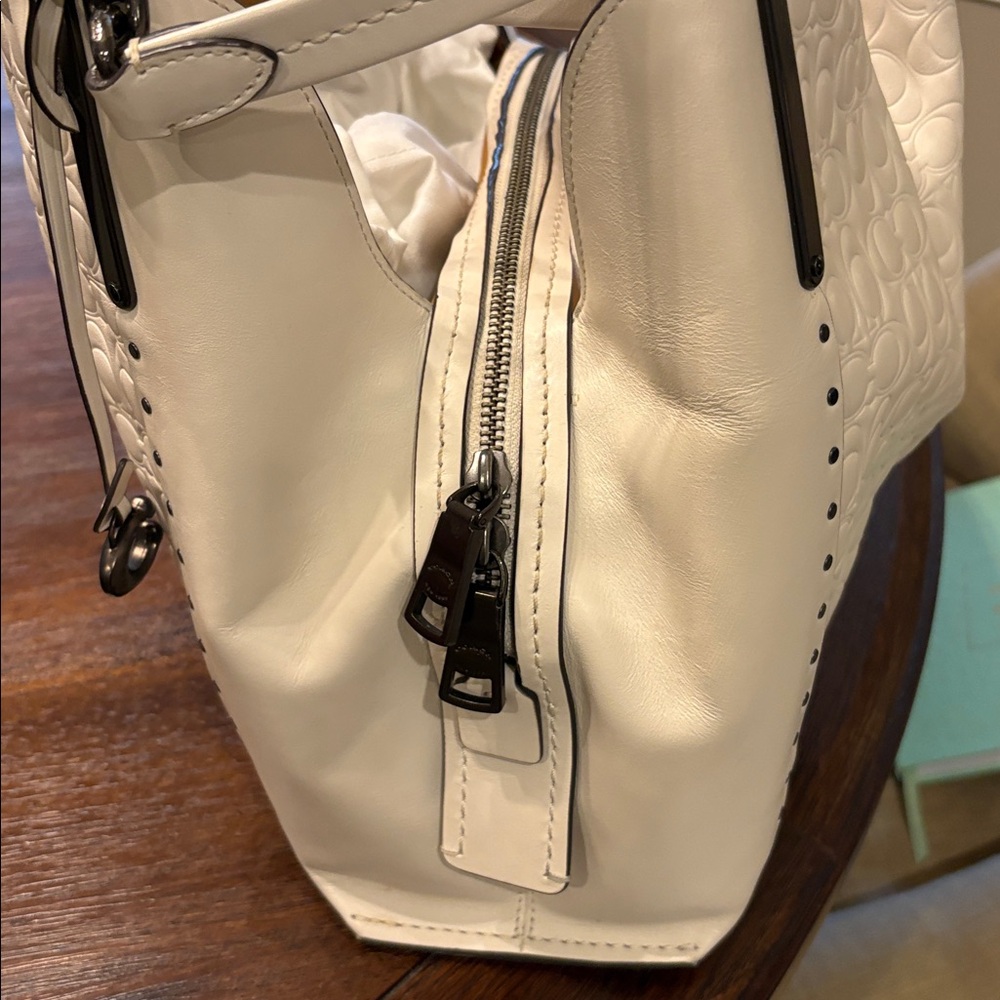 Coach White Embossed Shoulder Bag - Picture 7 of 8